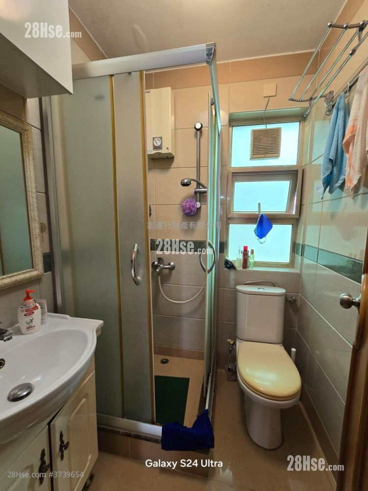 村屋 售盤 3 房 , 1 浴室 700 平方呎