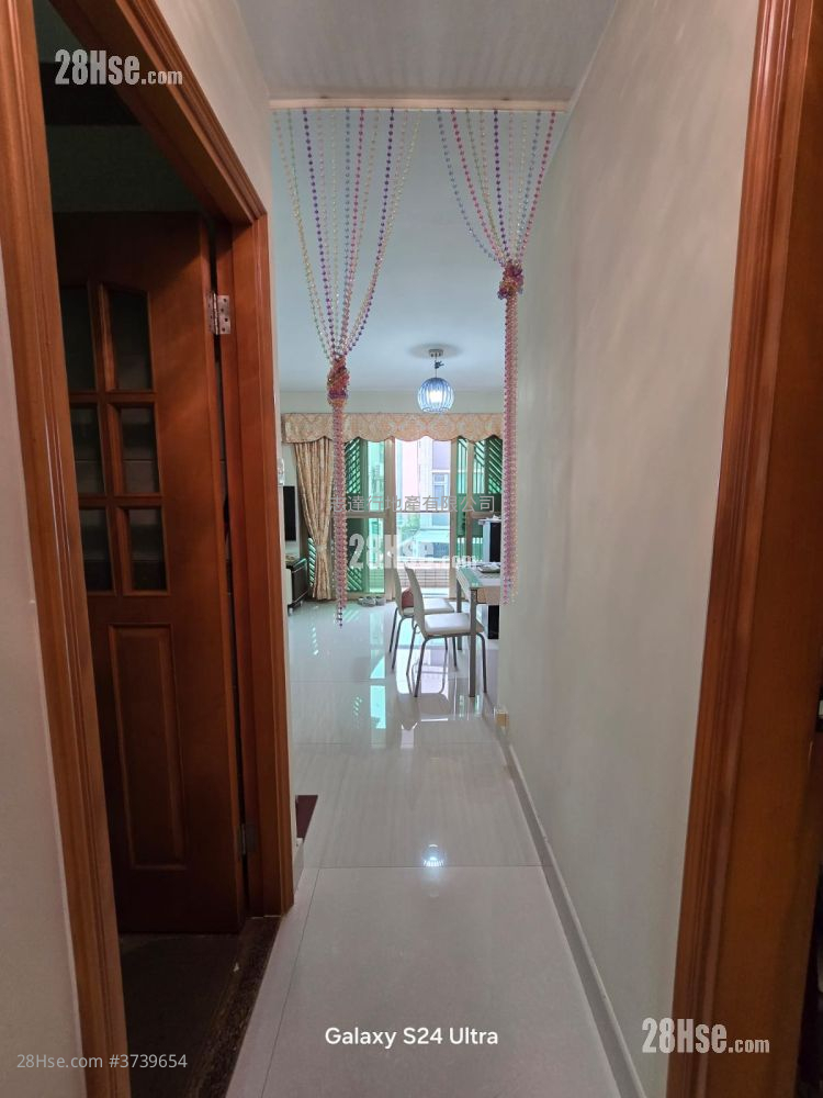 村屋 售盤 3 房 , 1 浴室 700 平方呎