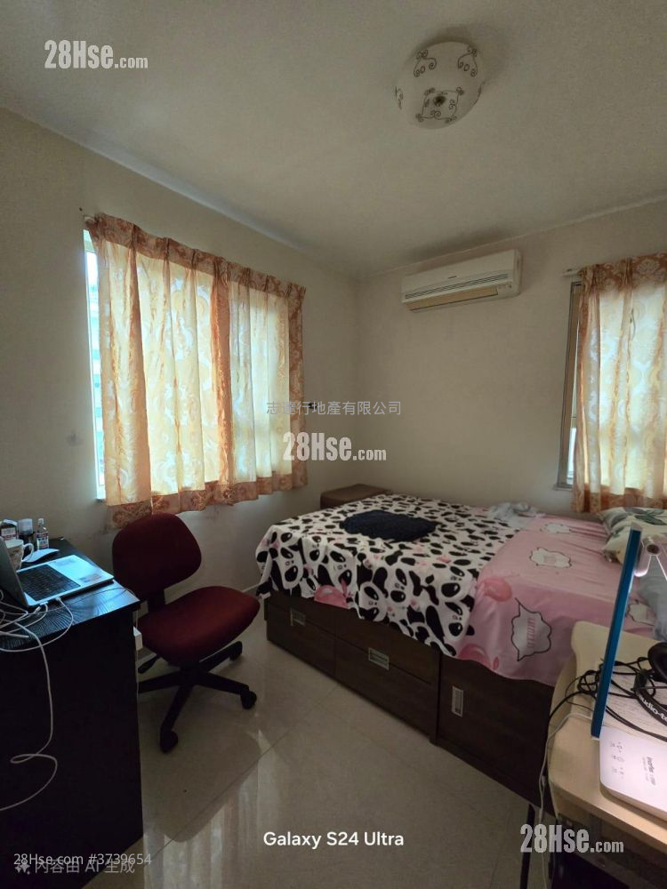 村屋 售盤 3 房 , 1 浴室 700 平方呎