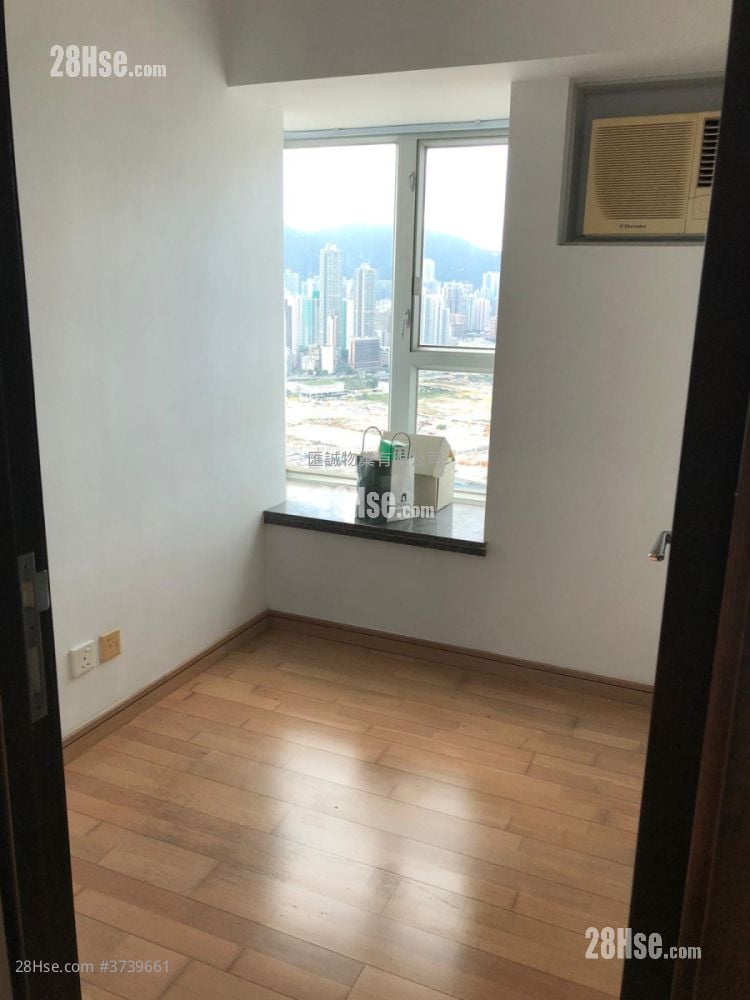 Grand Waterfront Sell 2 Bedrooms , 1 Bathroom 361 ft²