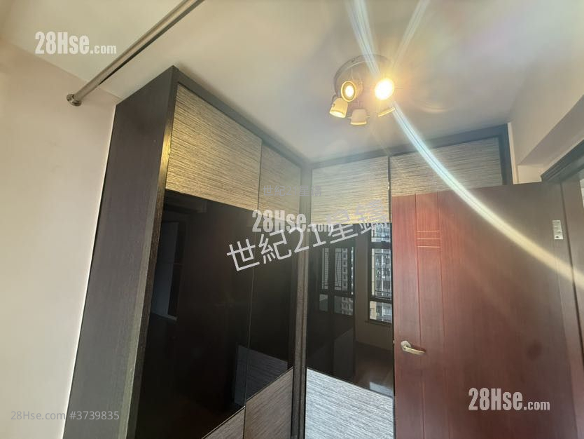 Pokfulam Gardens Sell 1 Bedroom , 1 Bathroom 466 ft²