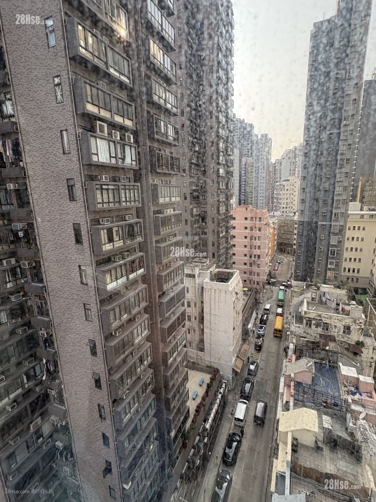 Chun King Court Sell 2 Bedrooms , 1 Bathroom 464 ft²