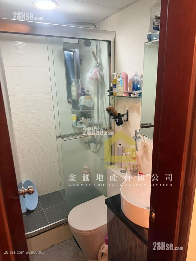 King Lai Court Sell 3 Bedrooms , 1 Bathroom 554 ft²