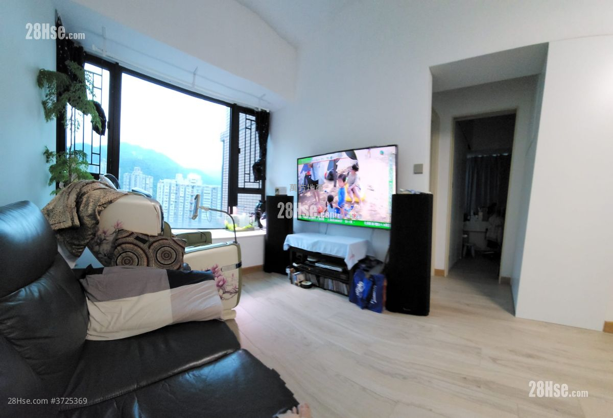 Castello Sell 2 Bedrooms , 1 Bathroom 547 ft²