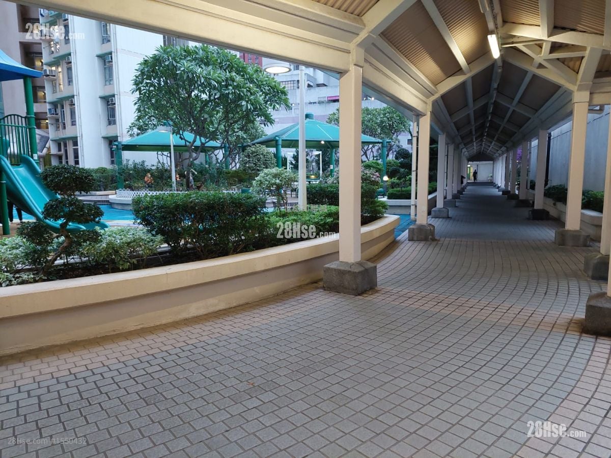 Lei On Court Sell 3 Bedrooms , 2 Bathrooms 650 ft²