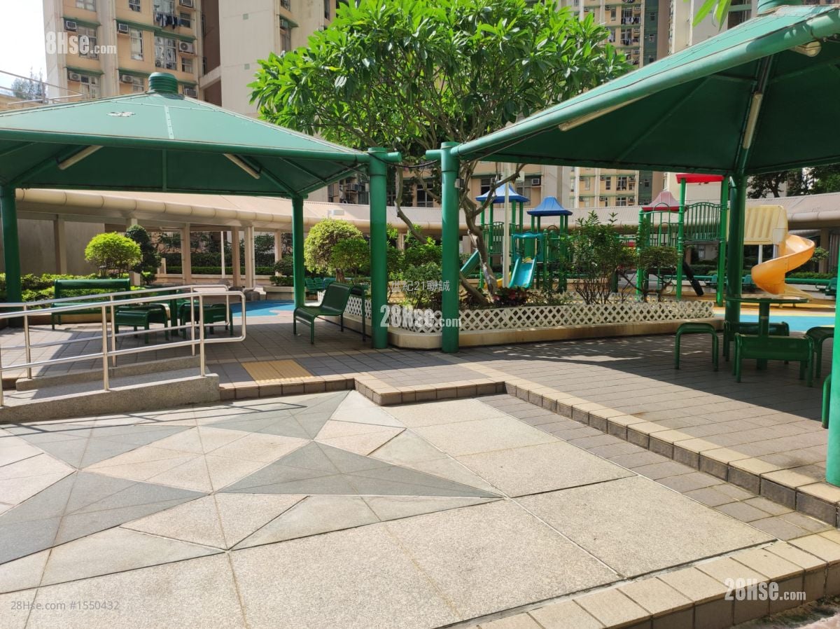 Lei On Court Sell 3 Bedrooms , 2 Bathrooms 650 ft²