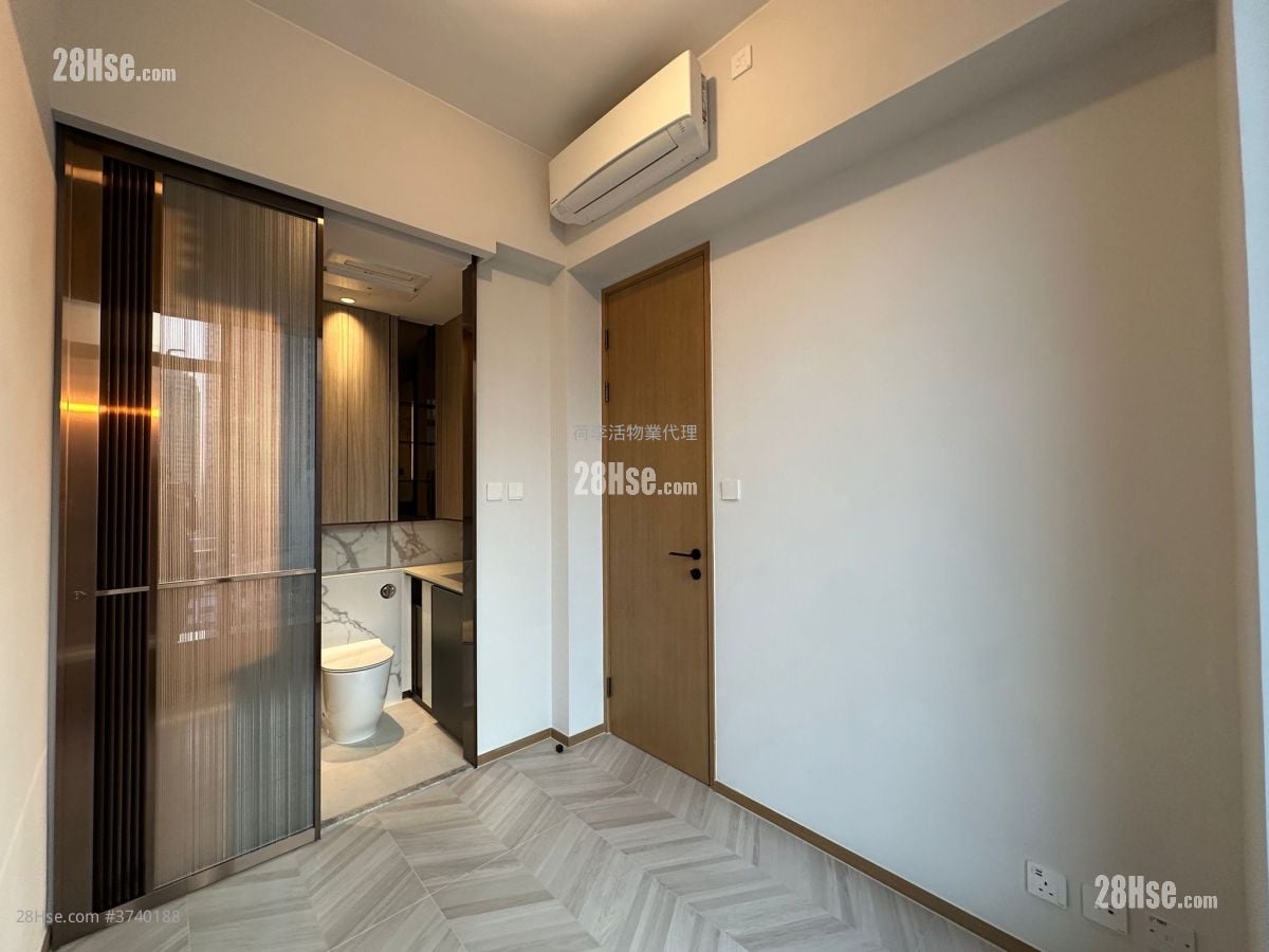 Eight Southpark Sell 1 Bedroom 258 ft²