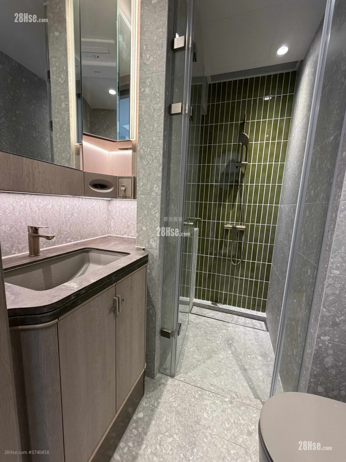 柏蔚森 租盤 380 平方呎