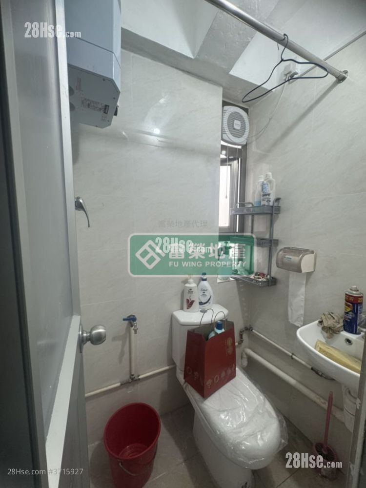 長康大廈 租盤 2 房 , 1 浴室 264 平方呎