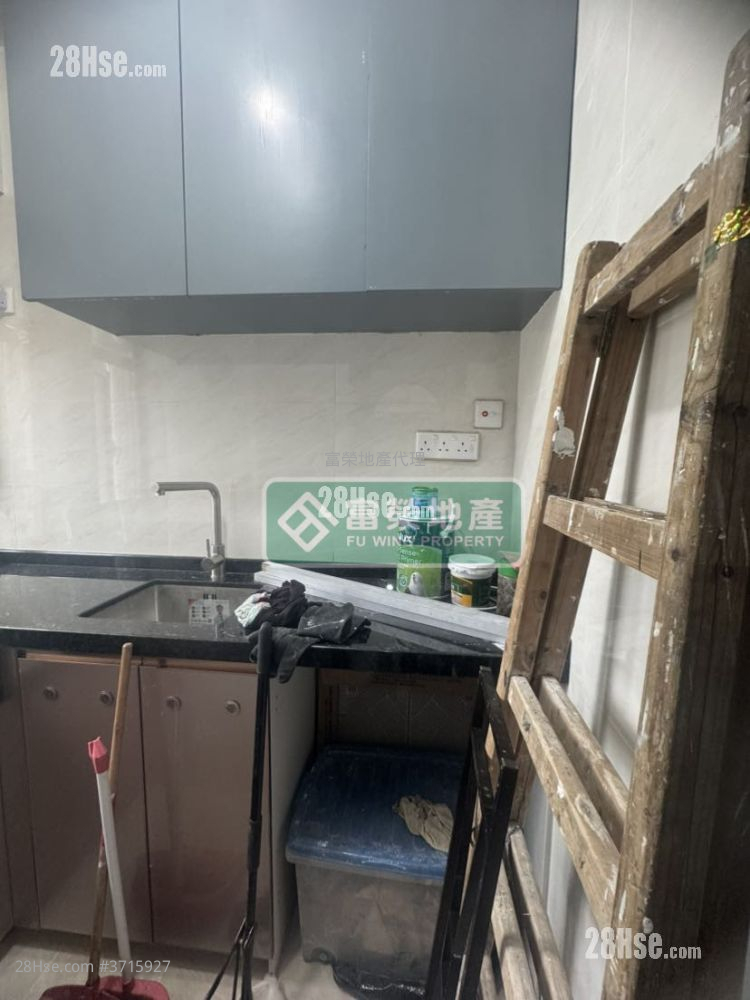 長康大廈 租盤 2 房 , 1 浴室 264 平方呎