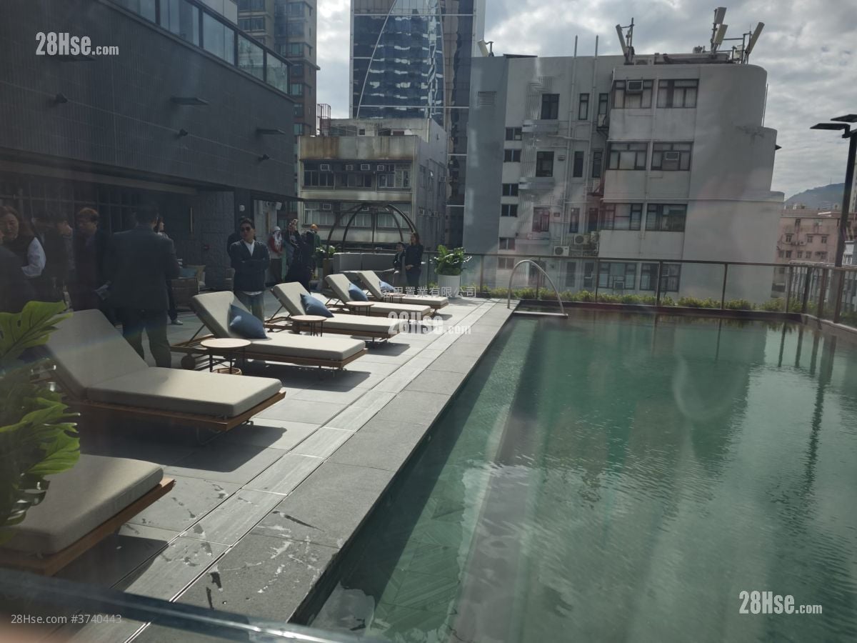 高临 租盘 1 房 , 1 浴室 269 平方尺