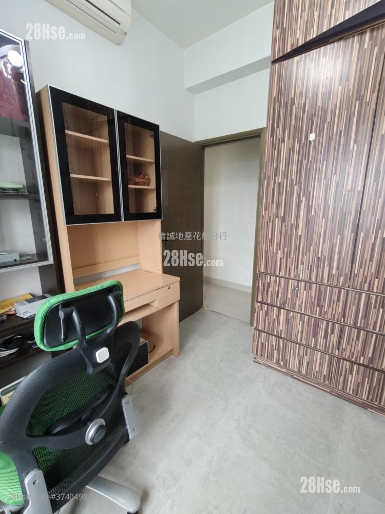 Woodland Crest Sell 4 Bedrooms , 2 Bathrooms 927 ft²