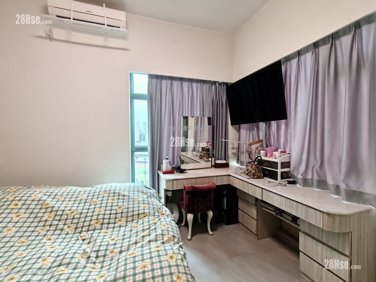 Woodland Crest Sell 4 Bedrooms , 2 Bathrooms 927 ft²