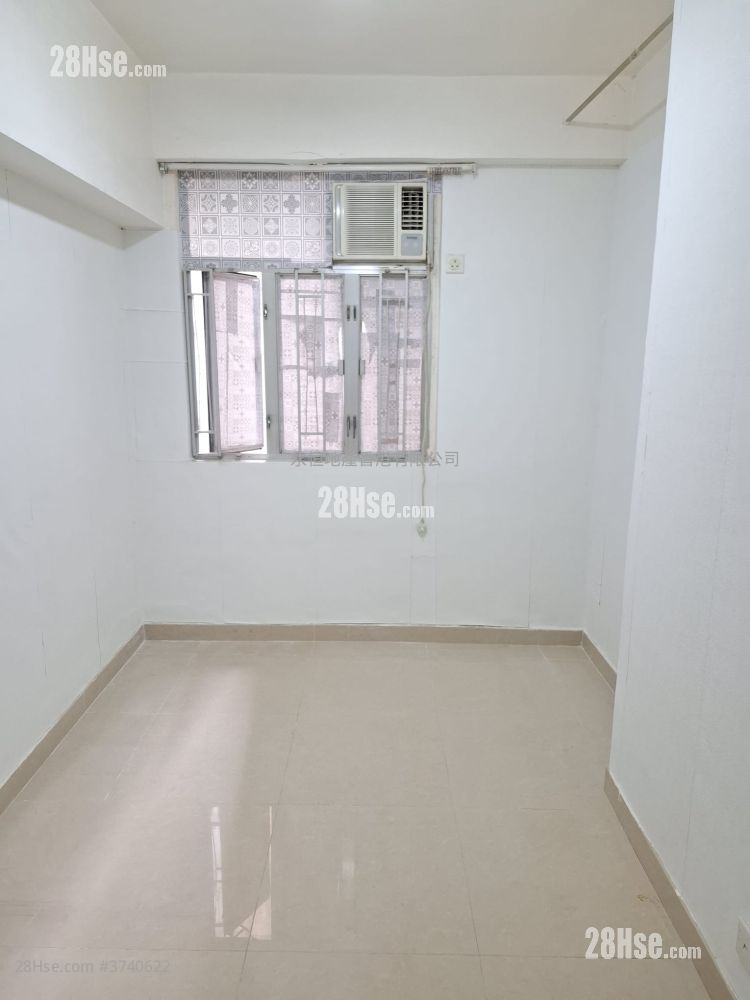 單幢樓房 租盤 1 浴室 100 平方呎