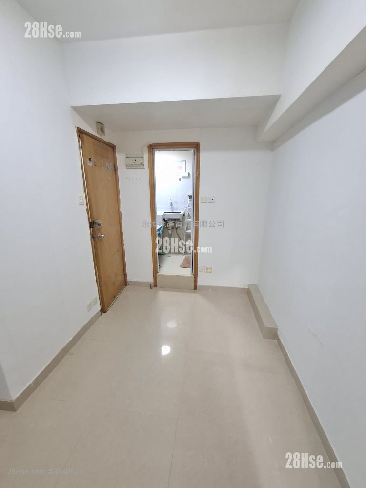 單幢樓房 租盤 1 浴室 100 平方呎