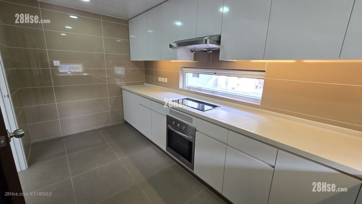 村屋 租盘 4 房 , 3 浴室 1,400 平方尺