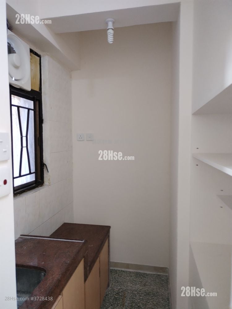 On Fai Building Rental 2 Bedrooms , 1 Bathroom 284 ft²