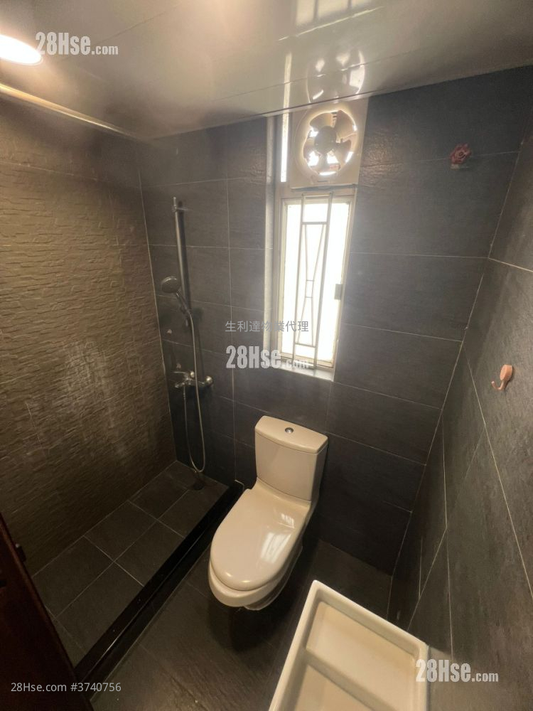 金龍樓 租盤 2 房 , 1 浴室 374 平方呎