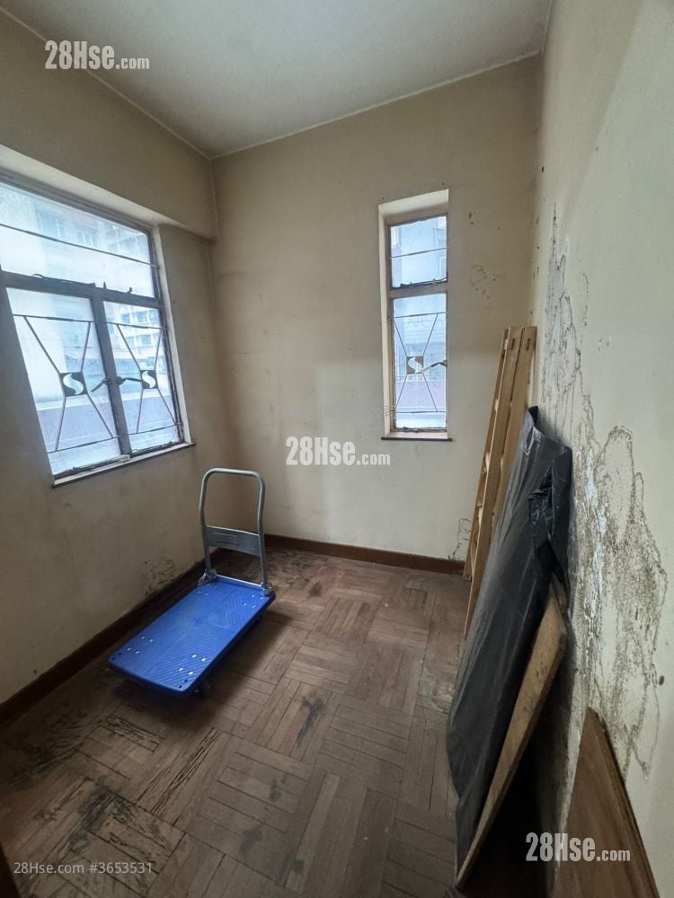 龍華大廈 售盤 2 房 , 1 浴室 307 平方呎