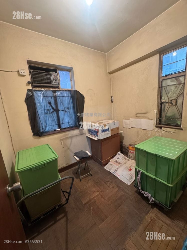 龍華大廈 售盤 2 房 , 1 浴室 307 平方呎