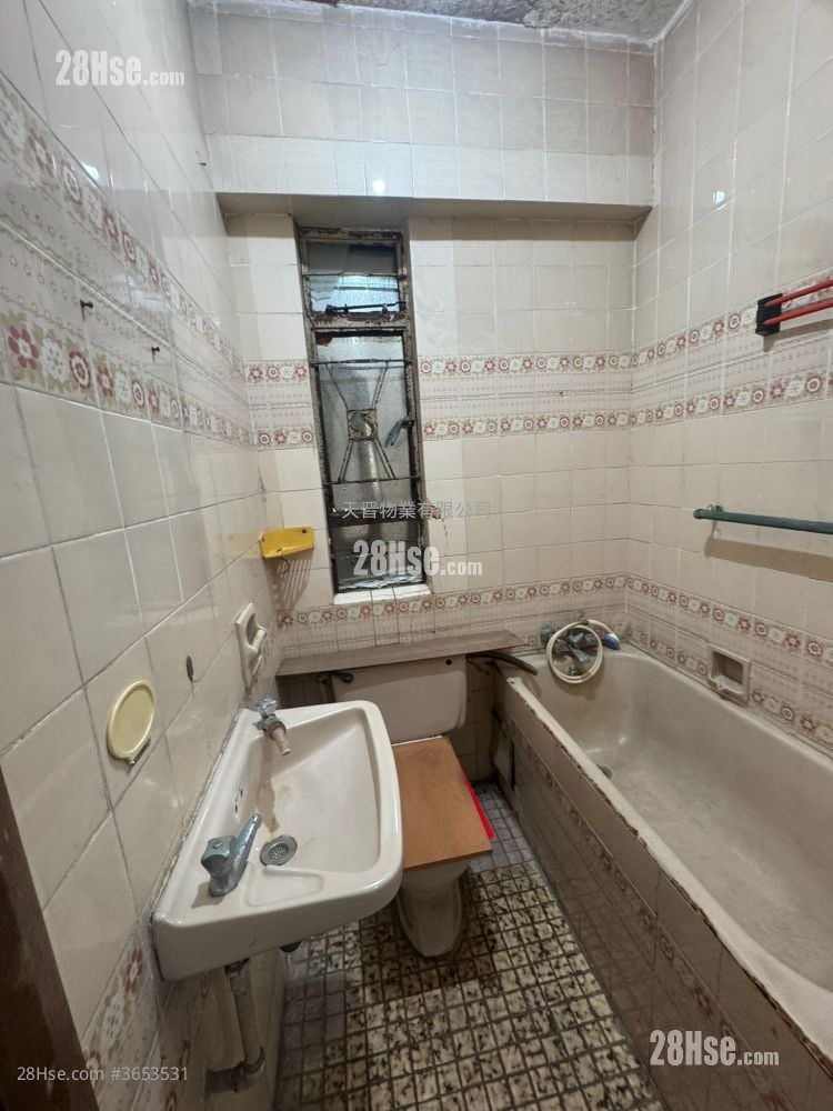 龍華大廈 售盤 2 房 , 1 浴室 307 平方呎