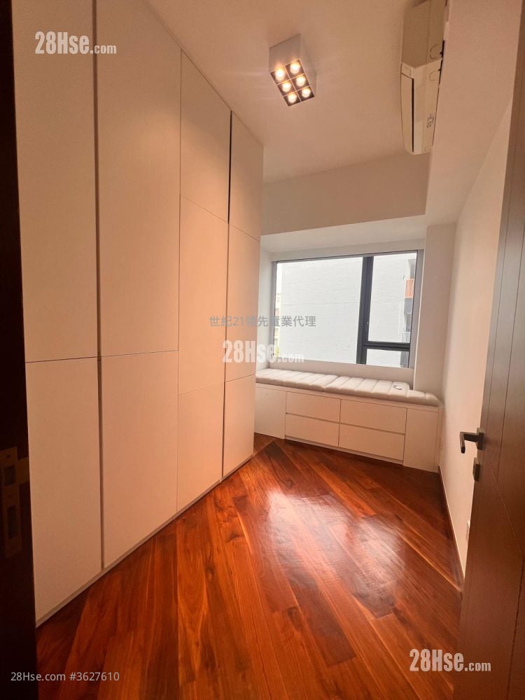 Parc Inverness Sell 2 Bedrooms , 3 Bathrooms 883 ft²