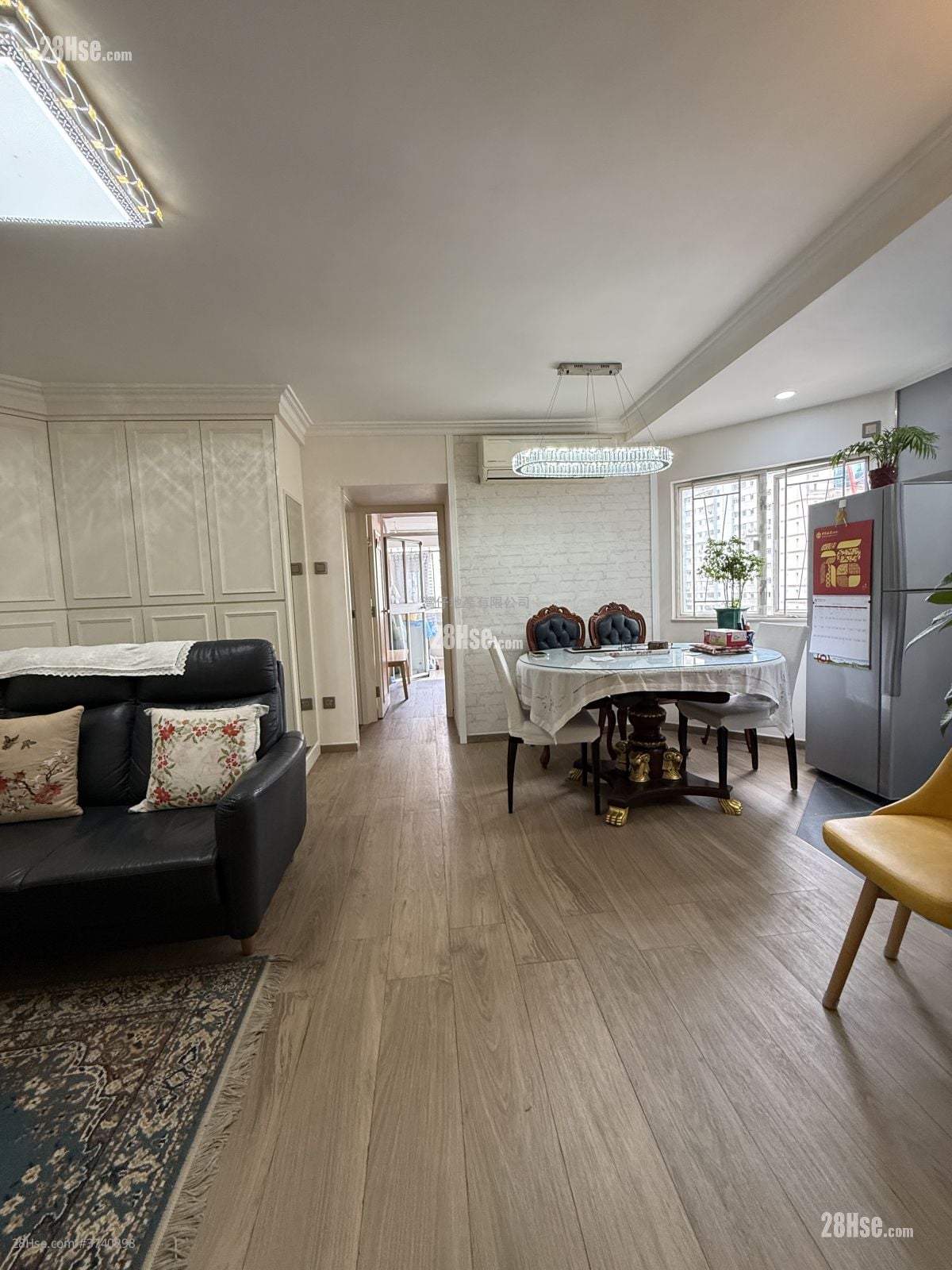 Oi Kwan Court Sell 2 Bedrooms , 1 Bathroom 629 ft²