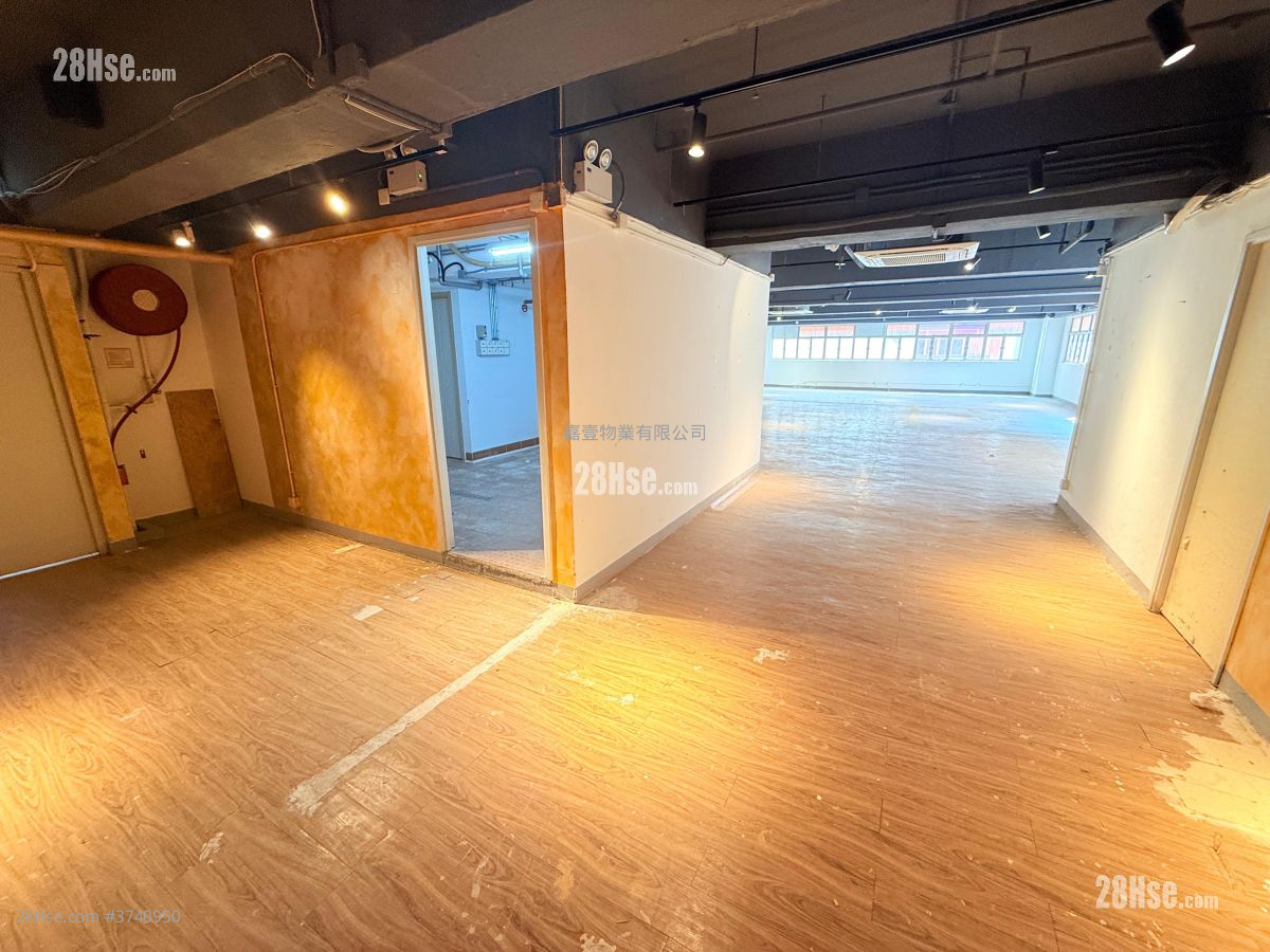 骆驼漆大厦 租盘 2,660 平方尺