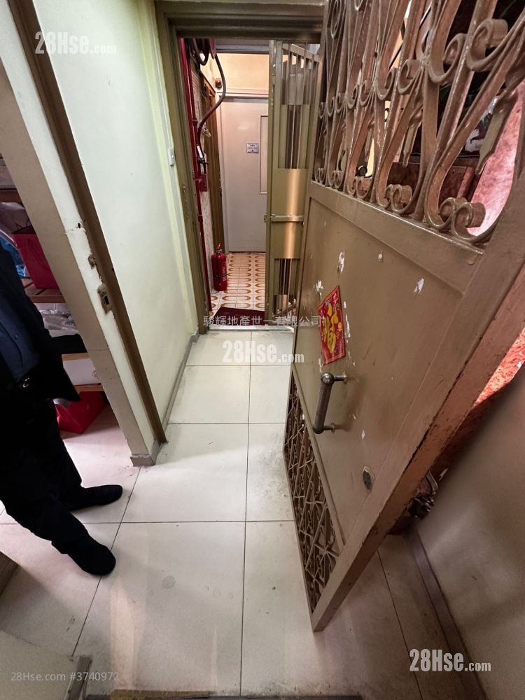 Lising Court Sell 1 Bedroom , 1 Bathroom 351 ft²