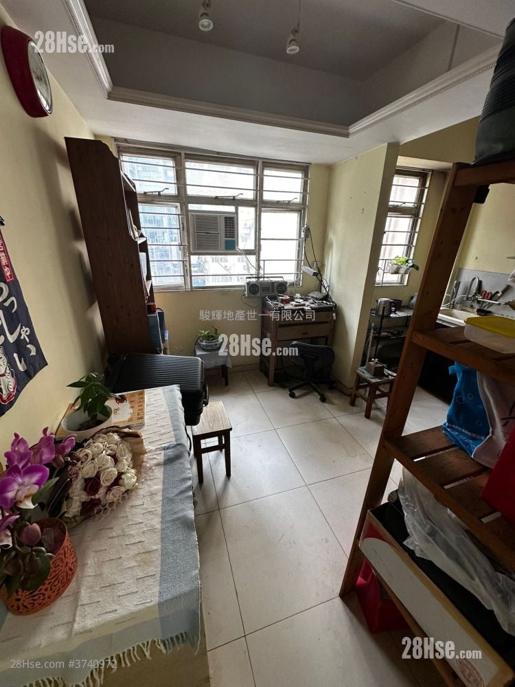 Lising Court Sell 1 Bedroom , 1 Bathroom 351 ft²