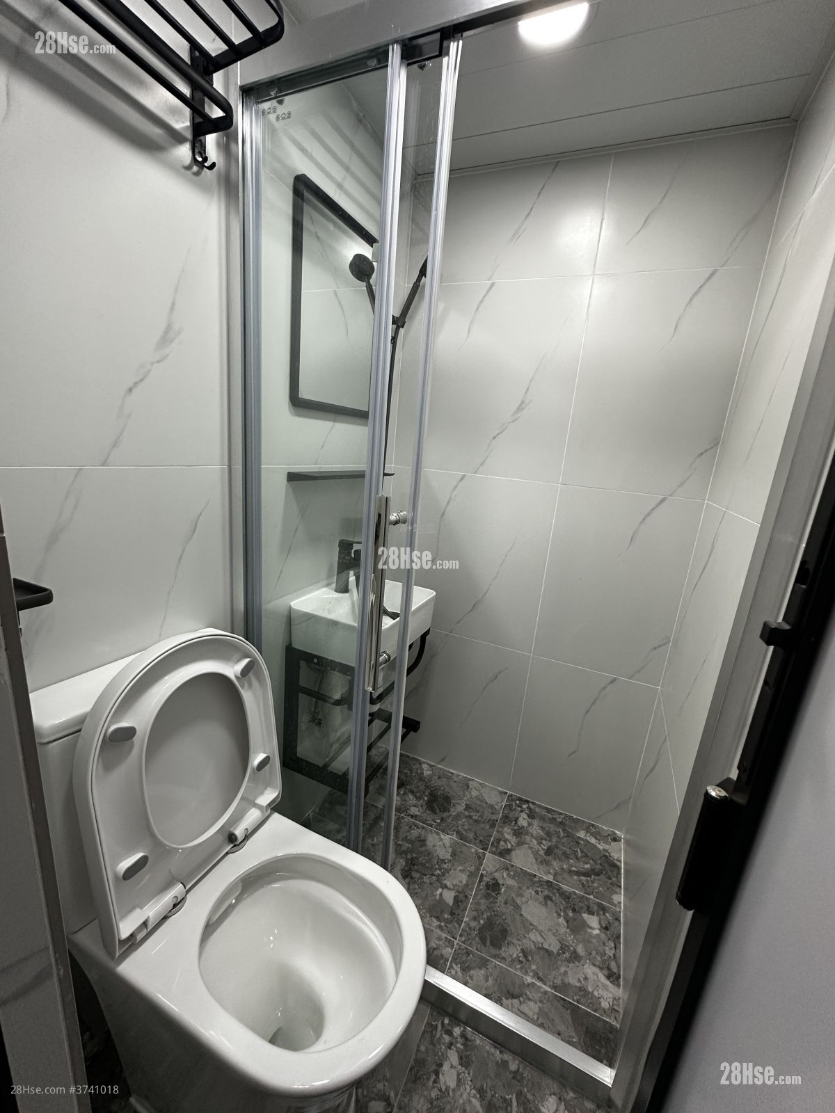 花園大廈 租盤 1 浴室 160 平方呎