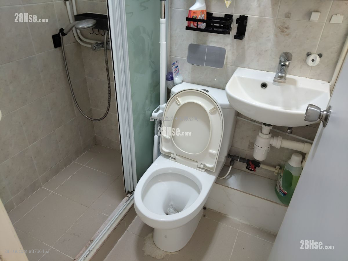 金獅花園 租盤 1 房 266 平方呎