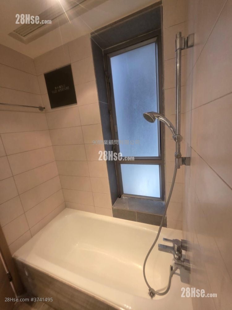 Island Crest Sell 374 ft²