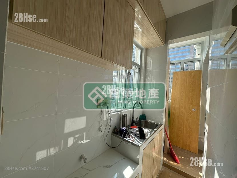 Chee Hing Building Sell 3 Bedrooms , 1 Bathroom 333 ft²