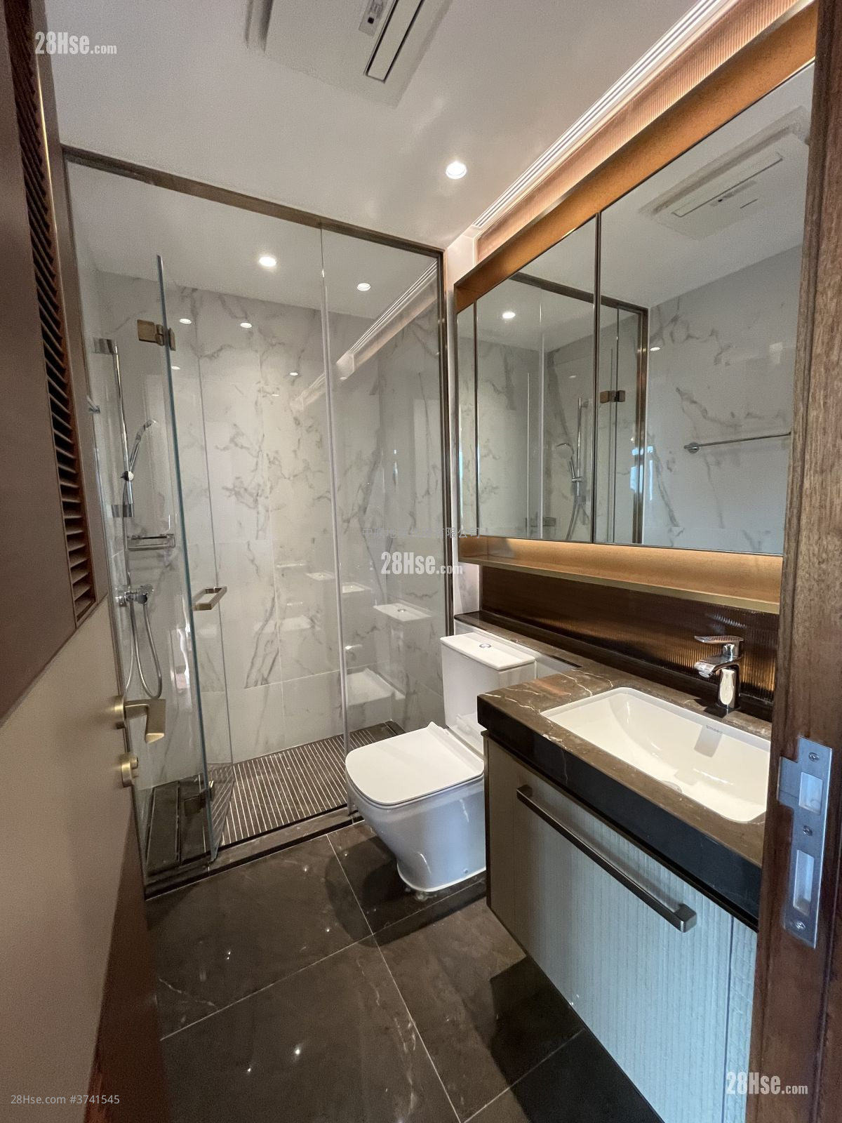 緹岸 租盤 4 房 , 2 浴室 790 平方呎