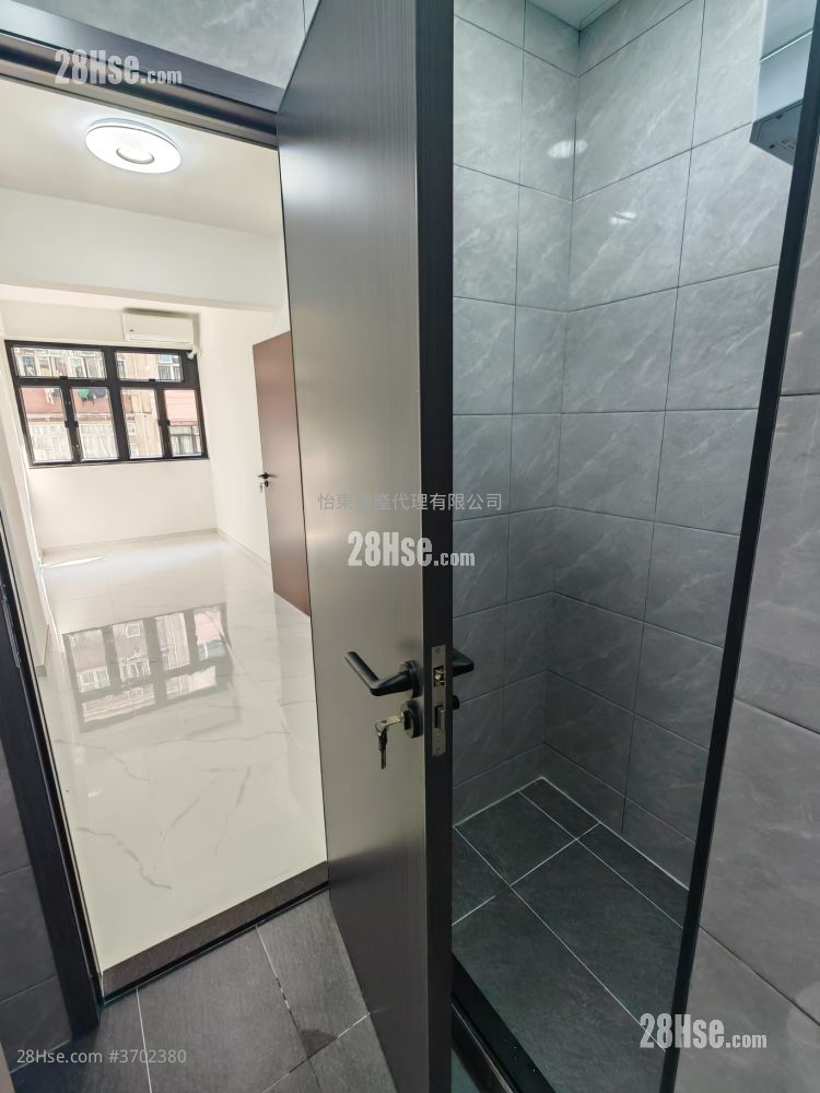 Golden Jubilee House Sell 3 Bedrooms , 2 Bathrooms 616 ft²