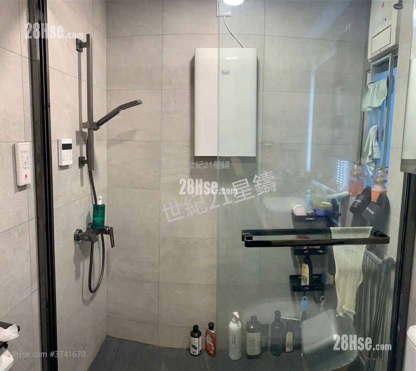 Sham Wan Towers Sell 4 Bedrooms 488 ft²