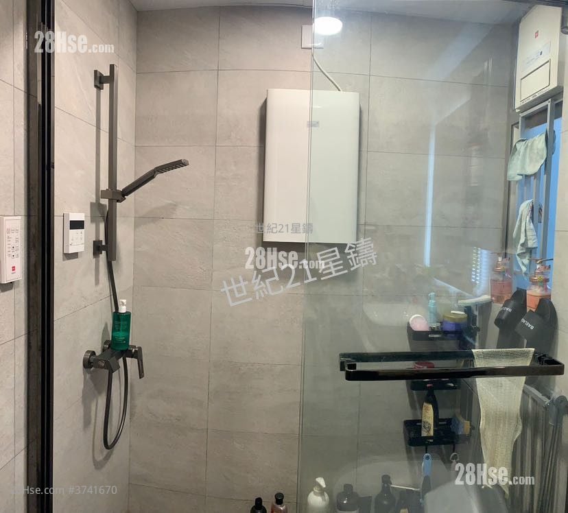 Sham Wan Towers Sell 4 Bedrooms 488 ft²