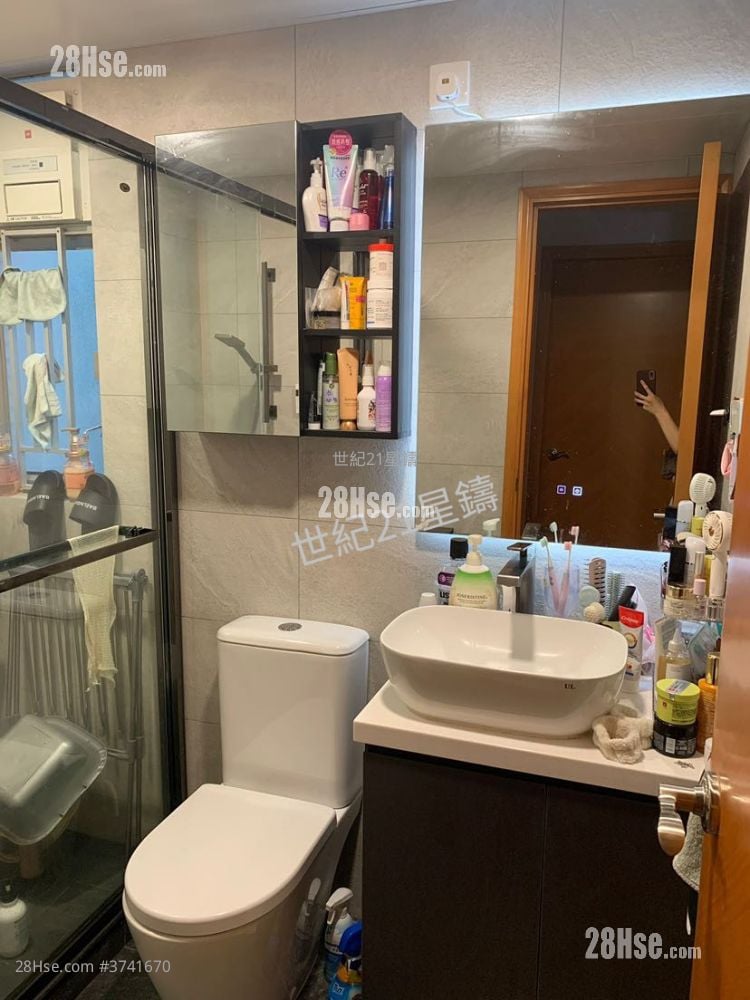 Sham Wan Towers Sell 4 Bedrooms 488 ft²