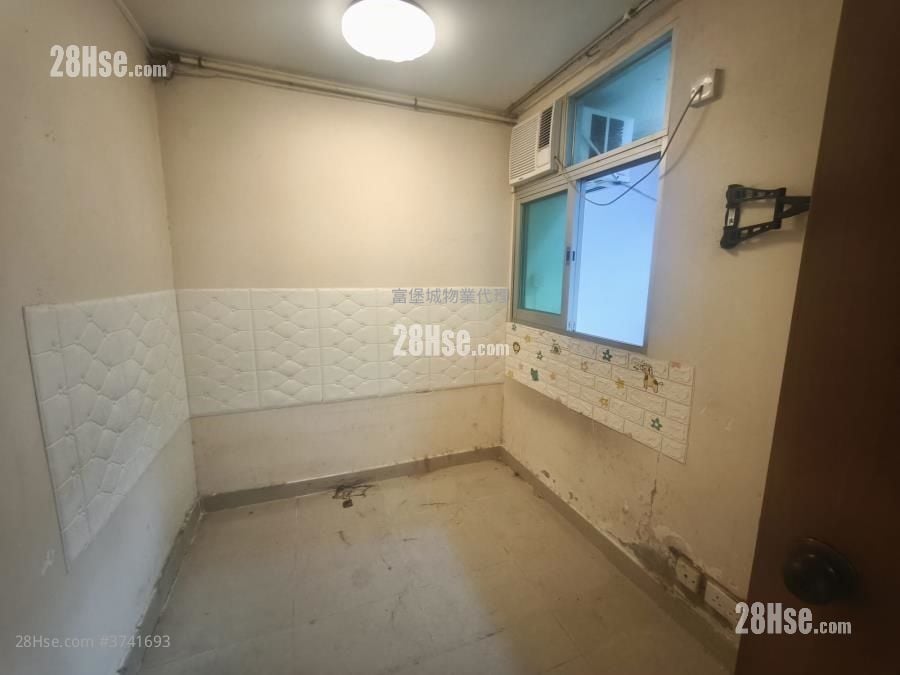 Pok Hong Estate Sell 2 Bedrooms , 1 Bathroom 343 ft²