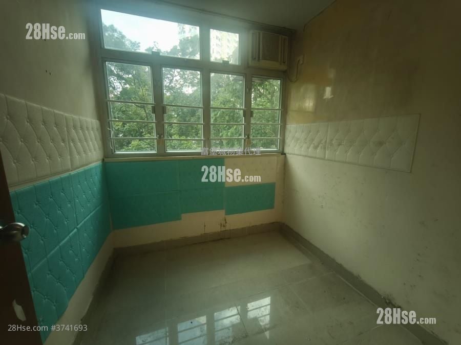 Pok Hong Estate Sell 2 Bedrooms , 1 Bathroom 343 ft²
