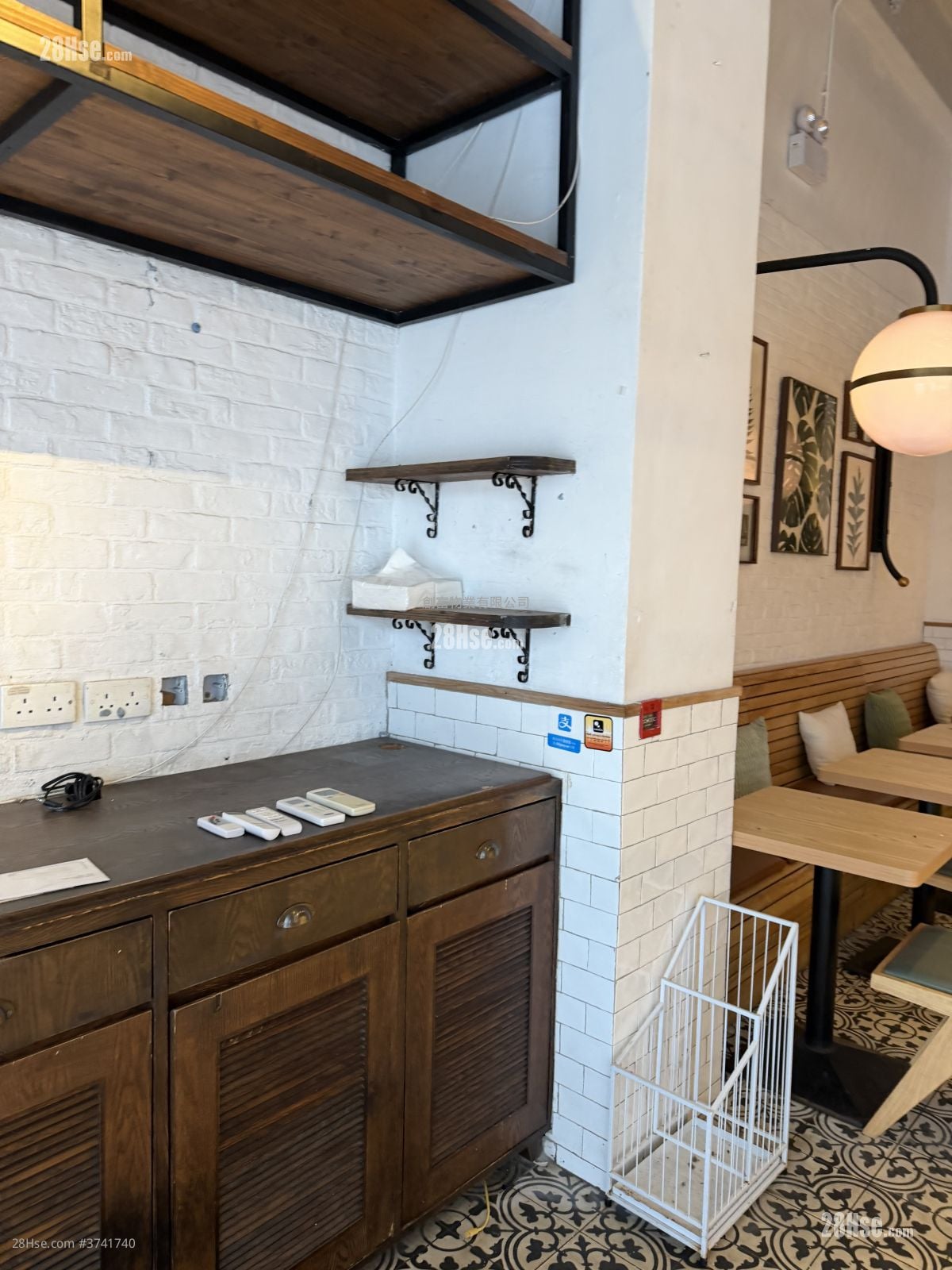 18-20 Sing Woo Road  Rental