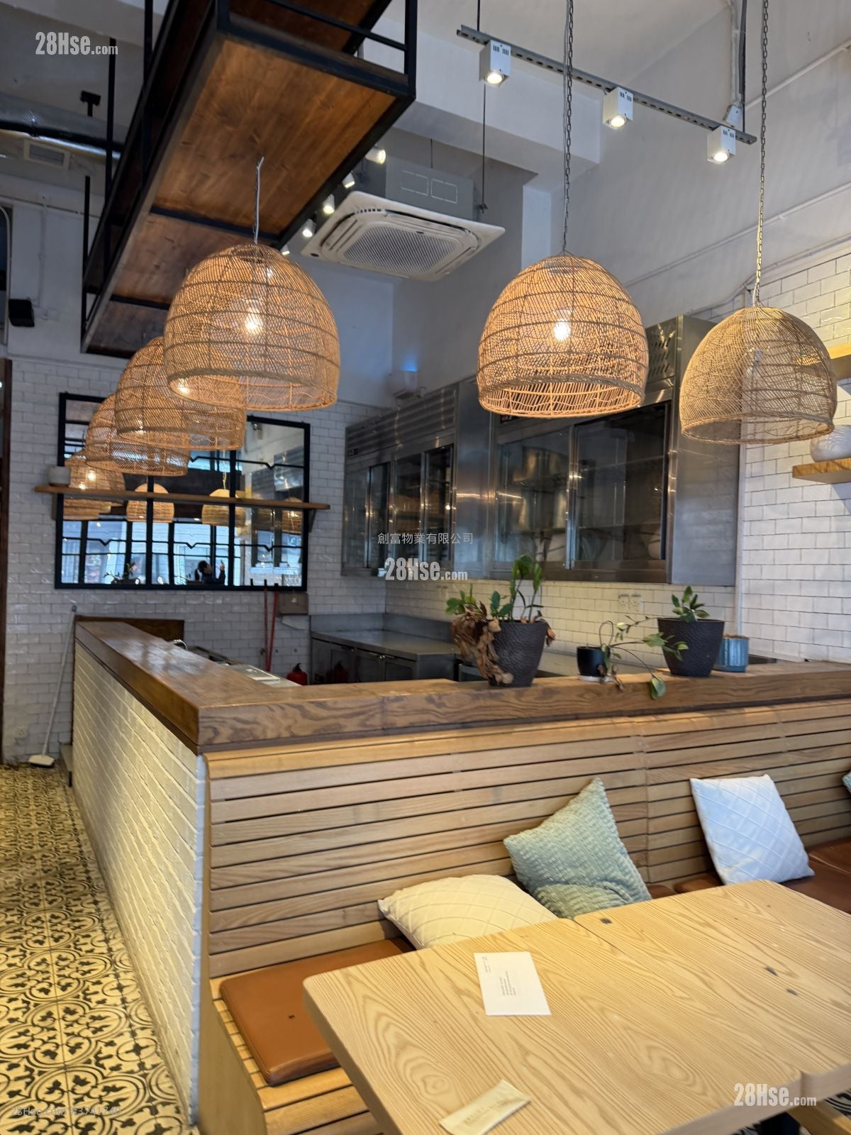 18-20 Sing Woo Road  Rental