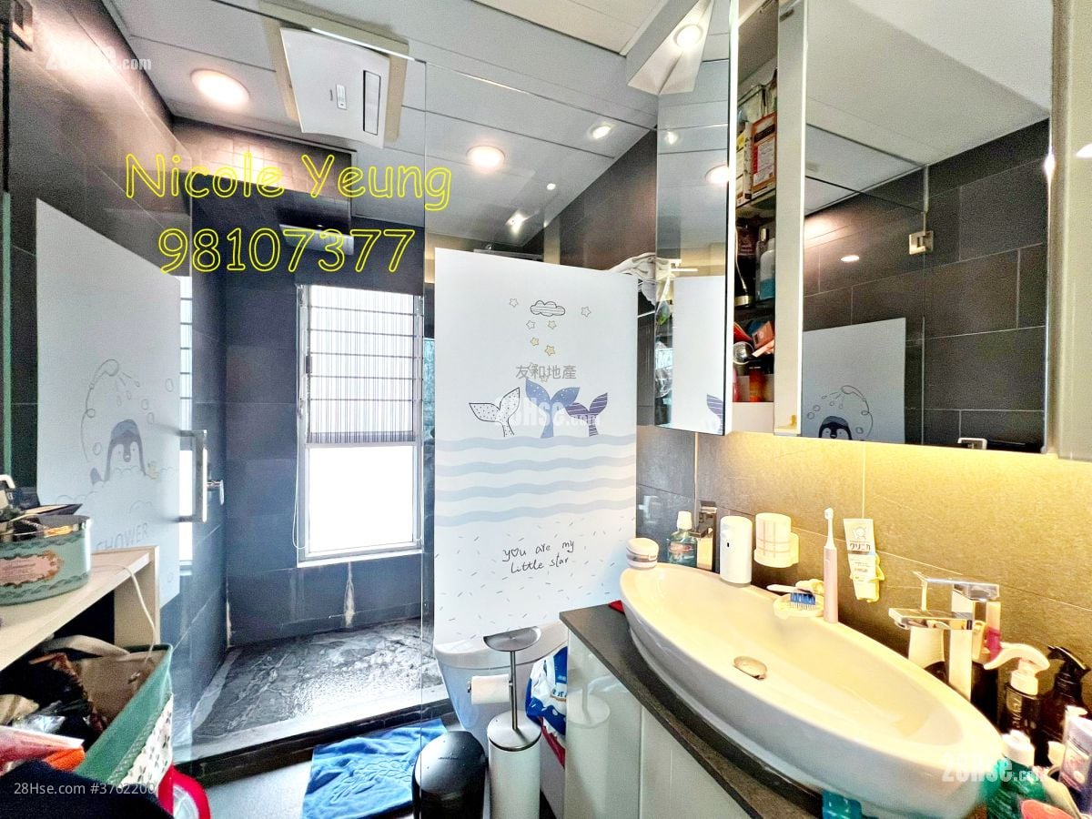 君頤峰 售盤 3 房 , 2 浴室 992 平方呎