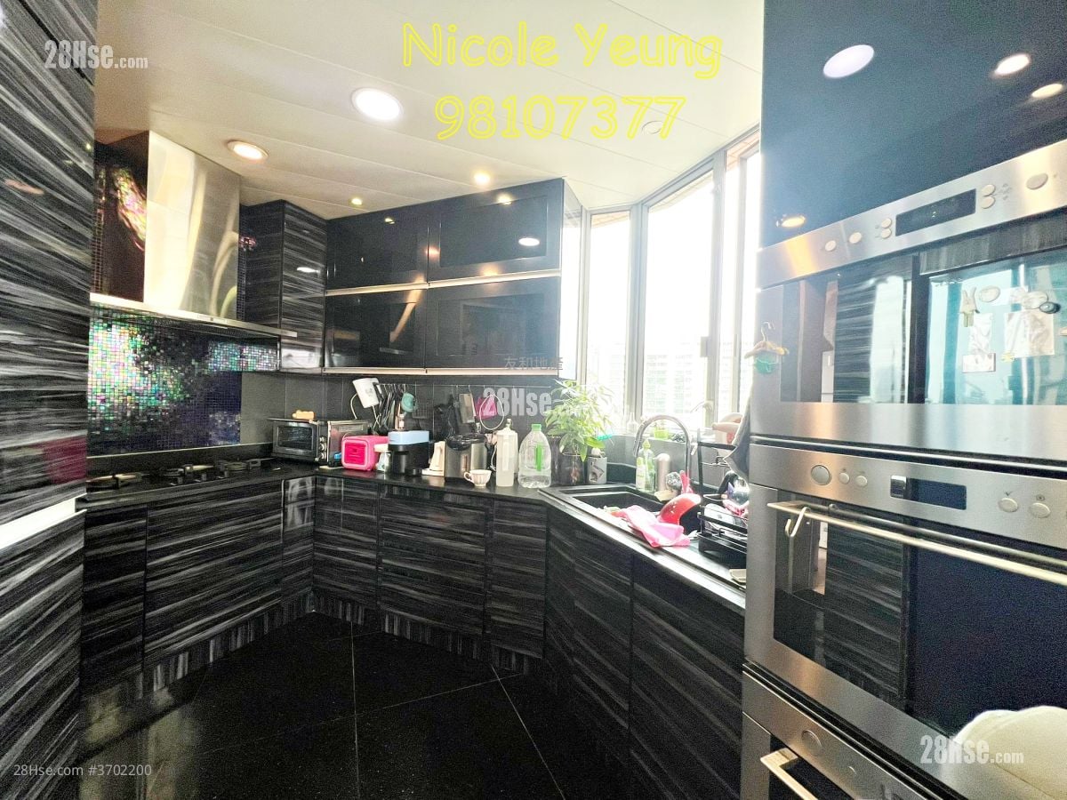 君頤峰 售盤 3 房 , 2 浴室 992 平方呎