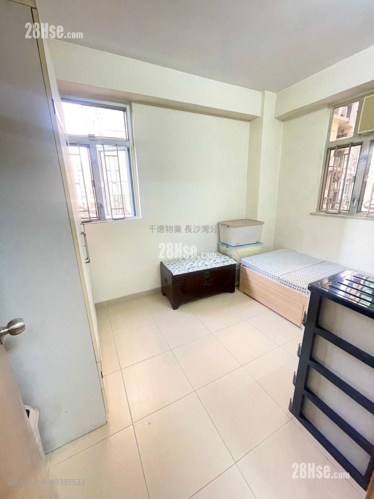 Cosmopolitan Centre Sell 389 ft²