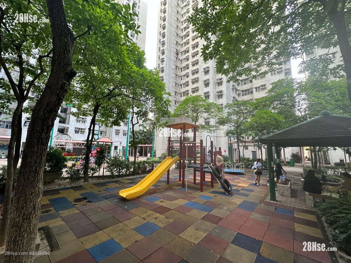 Charming Garden Sell 2 Bedrooms , 1 Bathroom 431 ft²