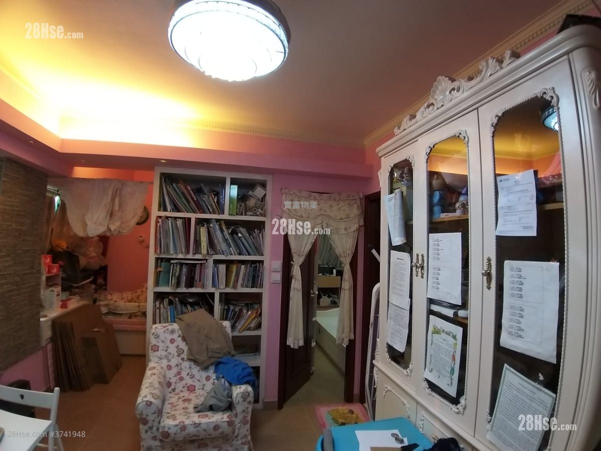 Riviera Lodge Sell 2 Bedrooms , 1 Bathroom 377 ft²
