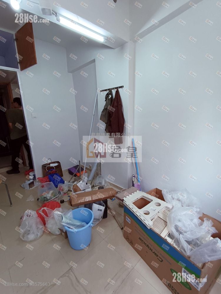 Chun Po House Sell 2 Bedrooms , 2 Bathrooms 312 ft²