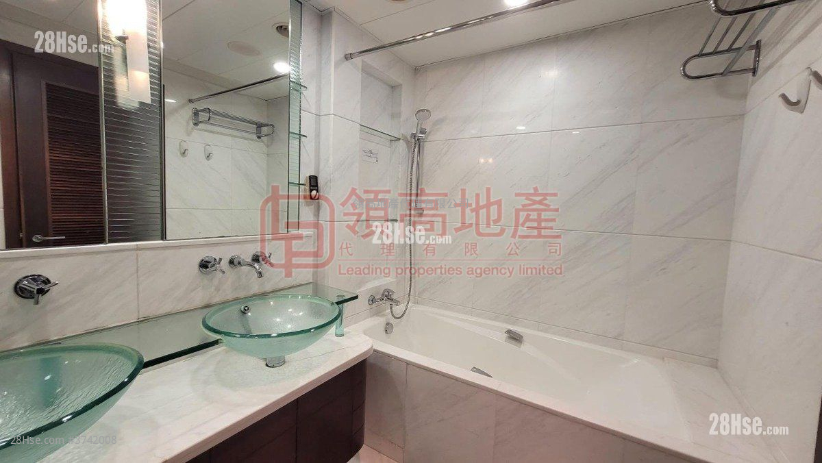 君臨天下 租盤 4 房 , 3 浴室 2,334 平方呎